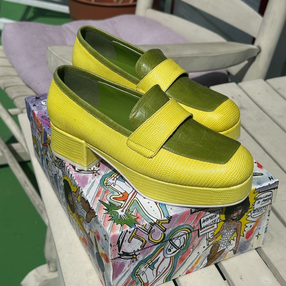 RARE Jeffrey Campbell Student Loafers in “Green Exotic” 6.5